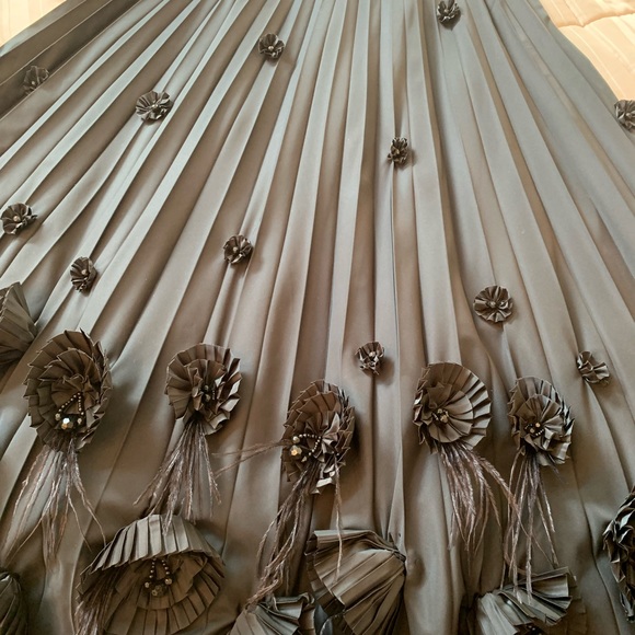 Ostrich Feather Jewels Rosettes Couture Designer Black Satin Full Pleated Skirt - Picture 2 of 16